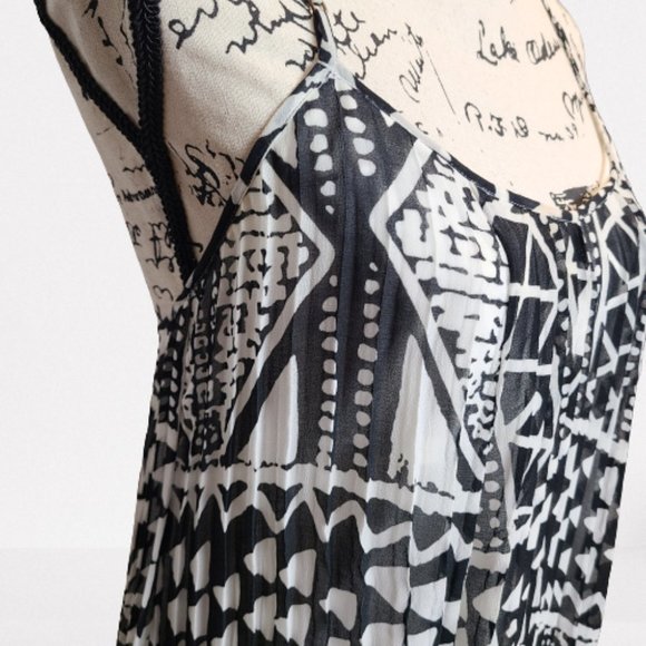 Tori Richard Symmetrical Spaghetti Strap Backless Boho Dress - Picture 5 of 11